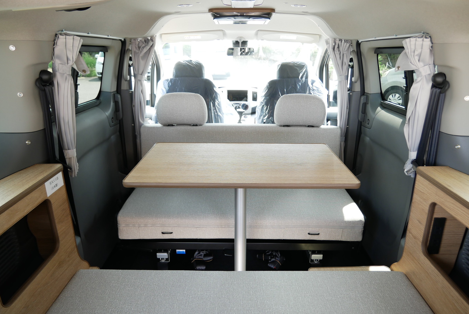 キャンピングカー バンコン NV200ﾊﾞﾈｯﾄ FOCSﾙｿ ﾌﾘｯﾌﾟﾀﾞｳﾝ 新車