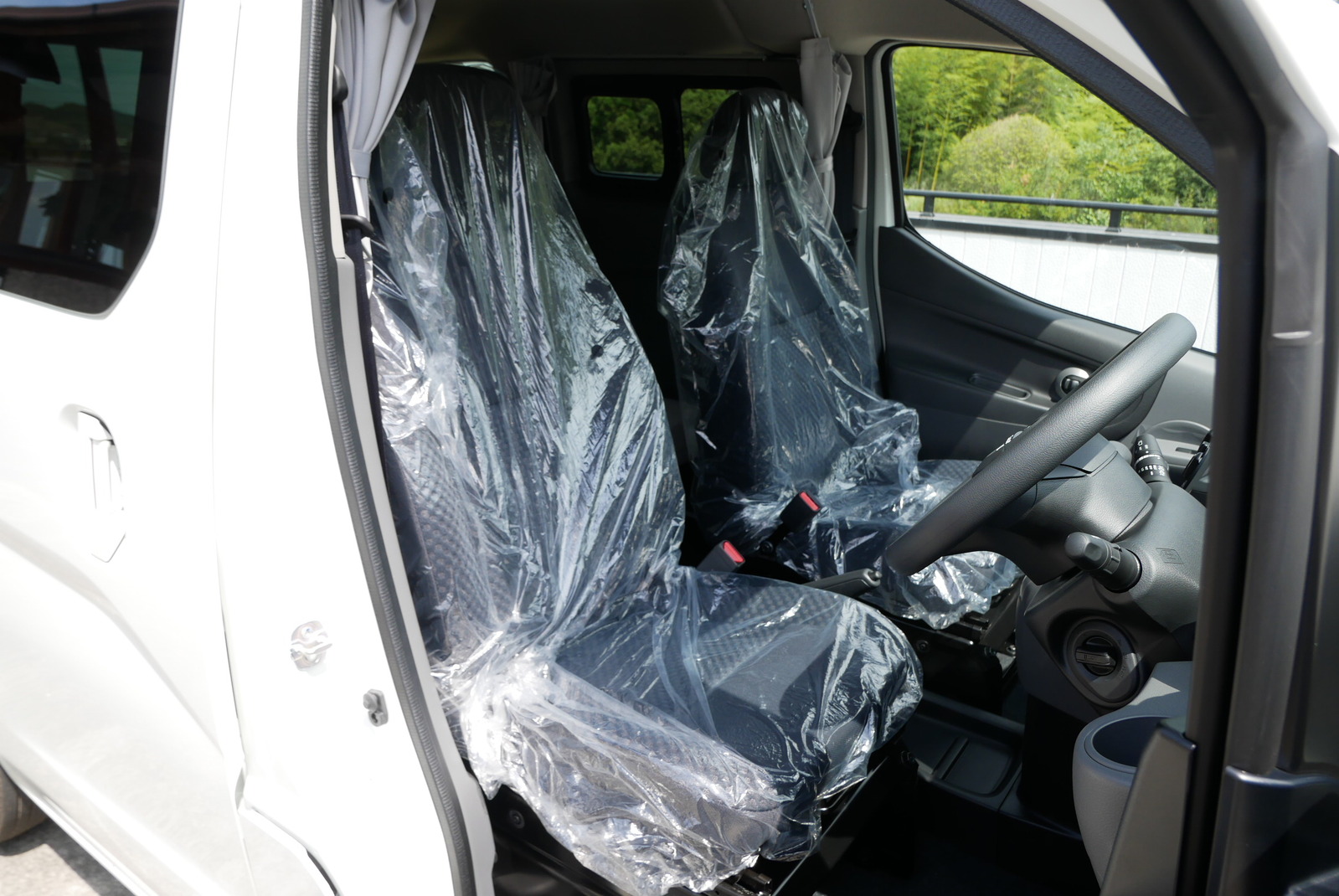 キャンピングカー バンコン NV200ﾊﾞﾈｯﾄ FOCSﾙｿ ﾌﾘｯﾌﾟﾀﾞｳﾝ 新車