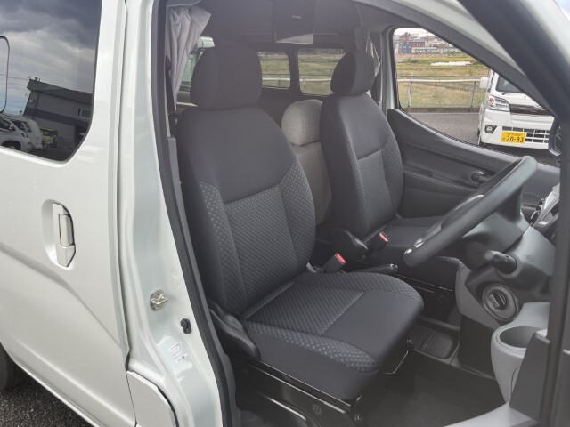 キャンピングカー バンコン NV200ﾊﾞﾈｯﾄ FOCS Luz ﾙｿ 新車即納