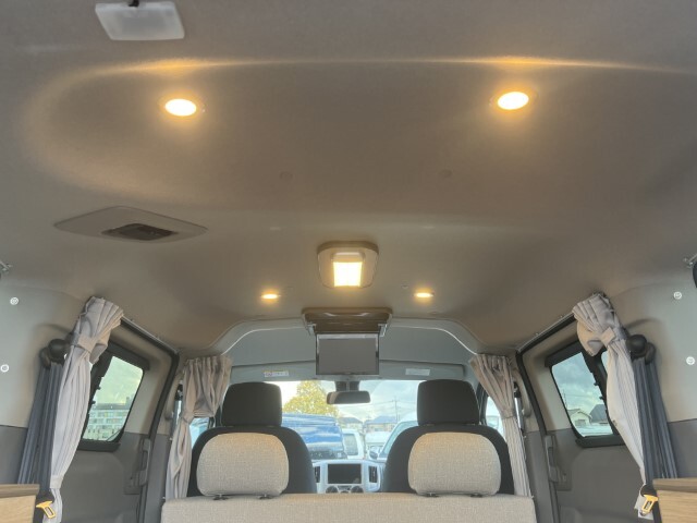 キャンピングカー バンコン NV200ﾊﾞﾈｯﾄ FOCS Luz ﾙｿ 新車即納