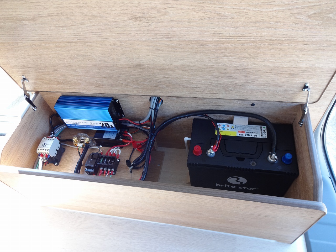 キャンピングカー バンコン NV200ﾊﾞﾈｯﾄ FOCS ﾙｿ 新車即納