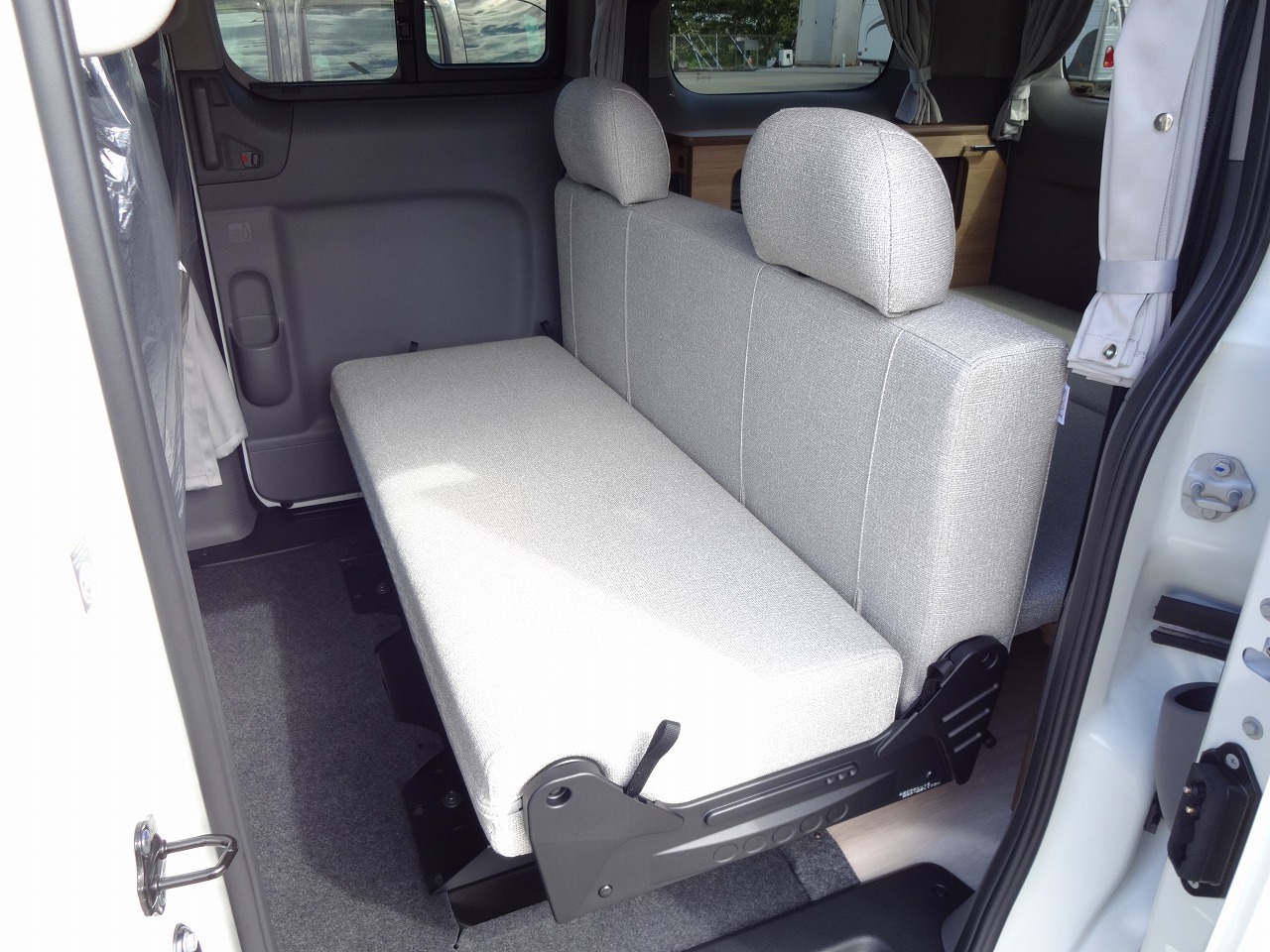 キャンピングカー バンコン NV200ﾊﾞﾈｯﾄ FOCS ﾙｿ 新車即納