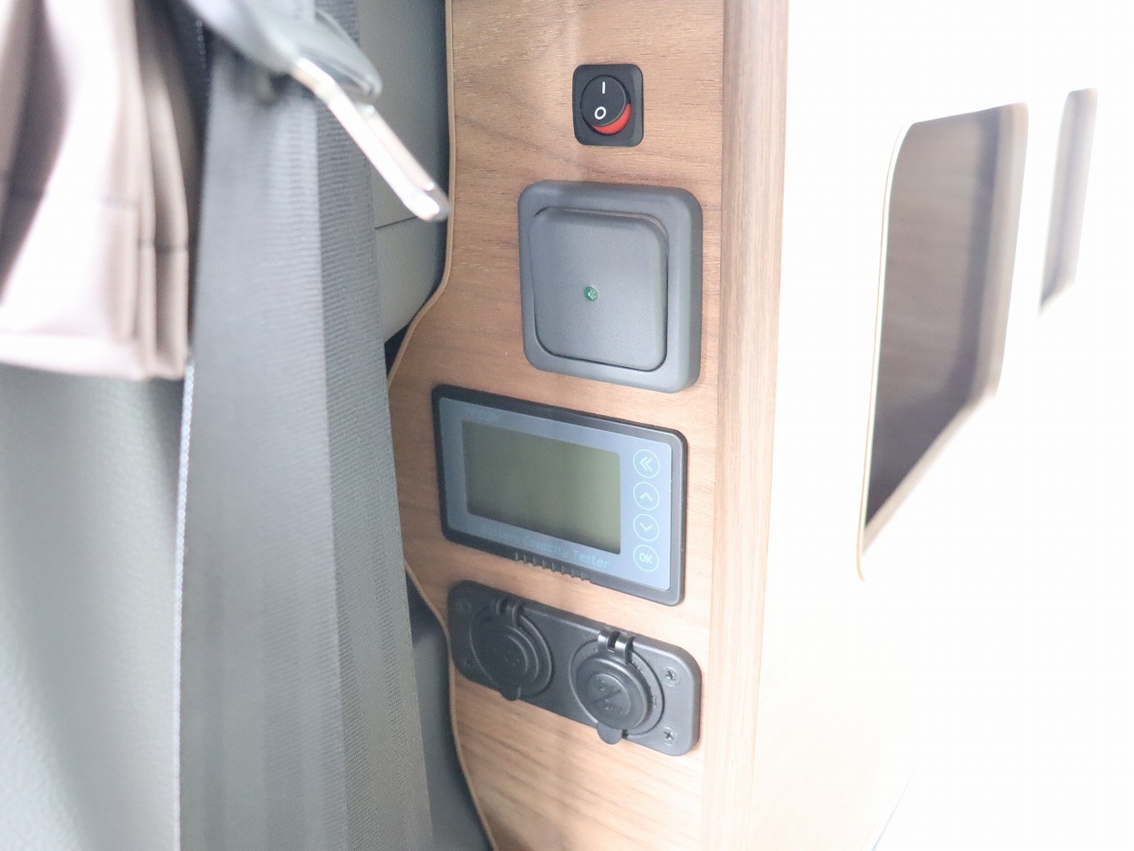 キャンピングカー バンコン NV200ﾊﾞﾈｯﾄ FOCS ﾙｿ FFﾋｰﾀｰ