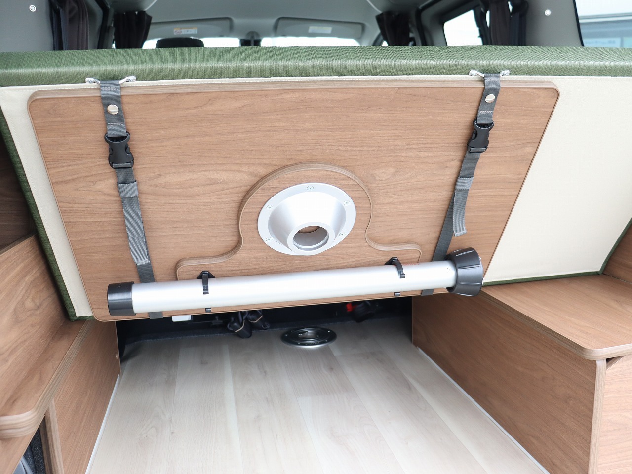 キャンピングカー バンコン NV200ﾊﾞﾈｯﾄ FOCS ﾙｿ FFﾋｰﾀｰ