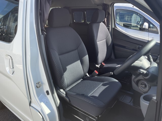 キャンピングカー バンコン NV200ﾊﾞﾈｯﾄ FOCS Luz ﾙｿ 新車即納