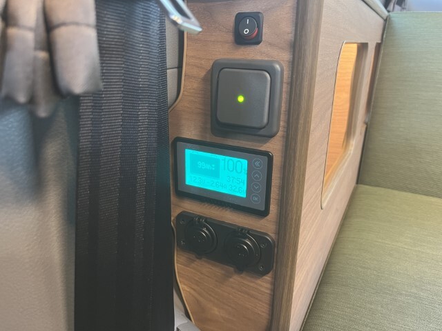 キャンピングカー バンコン NV200ﾊﾞﾈｯﾄ FOCS Luz ﾙｿ 新車即納