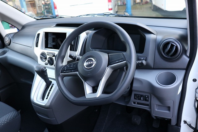 キャンピングカー バンコン NV200ﾊﾞﾈｯﾄ FOCS Luz ﾙｿ 新車即納