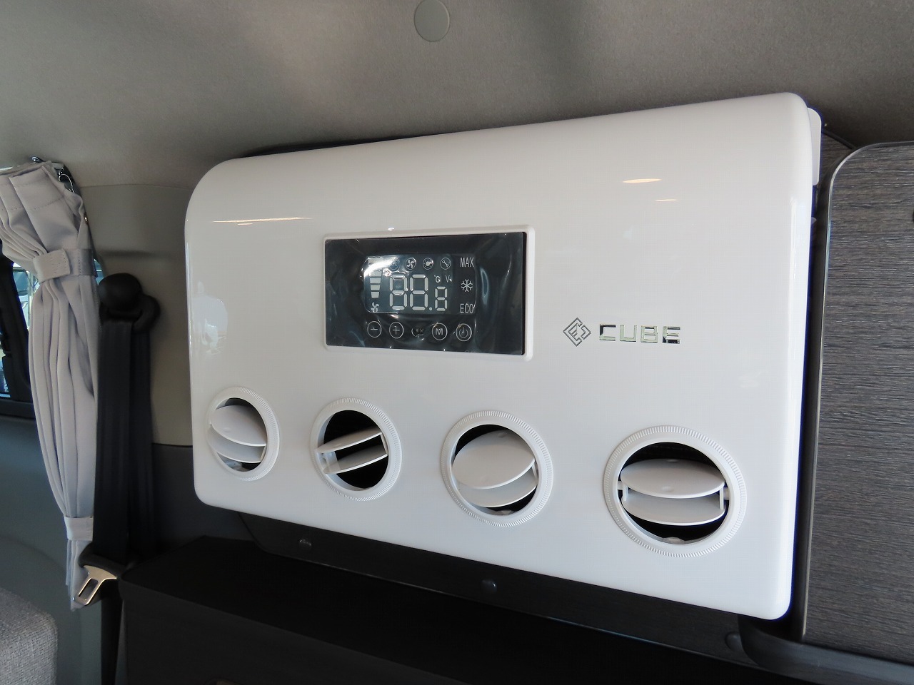 キャンピングカー バンコン NV200ﾊﾞﾈｯﾄ FOCS ﾙｿ 新車展示車