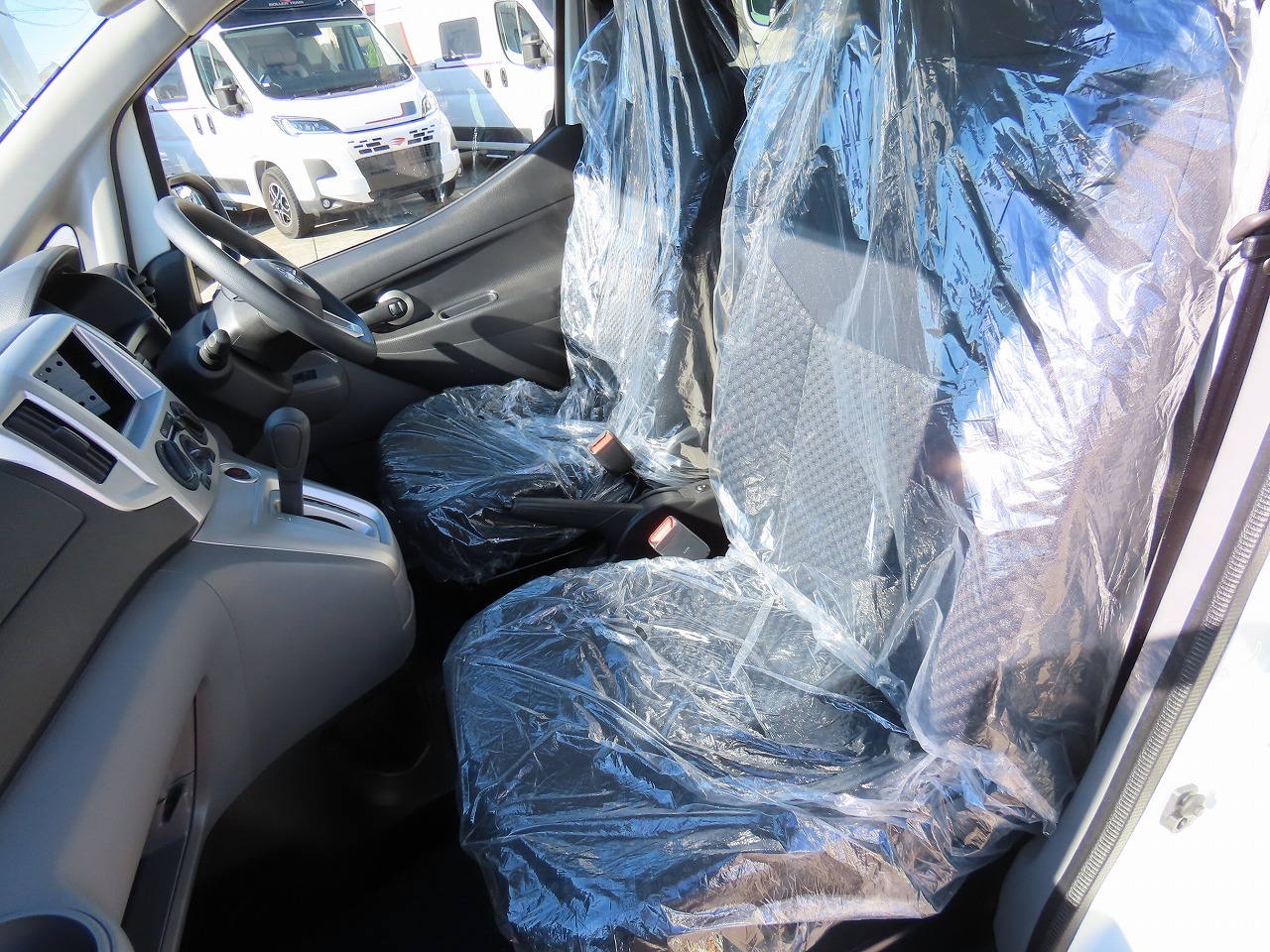 キャンピングカー バンコン NV200ﾊﾞﾈｯﾄ FOCS ﾙｿ 新車展示車