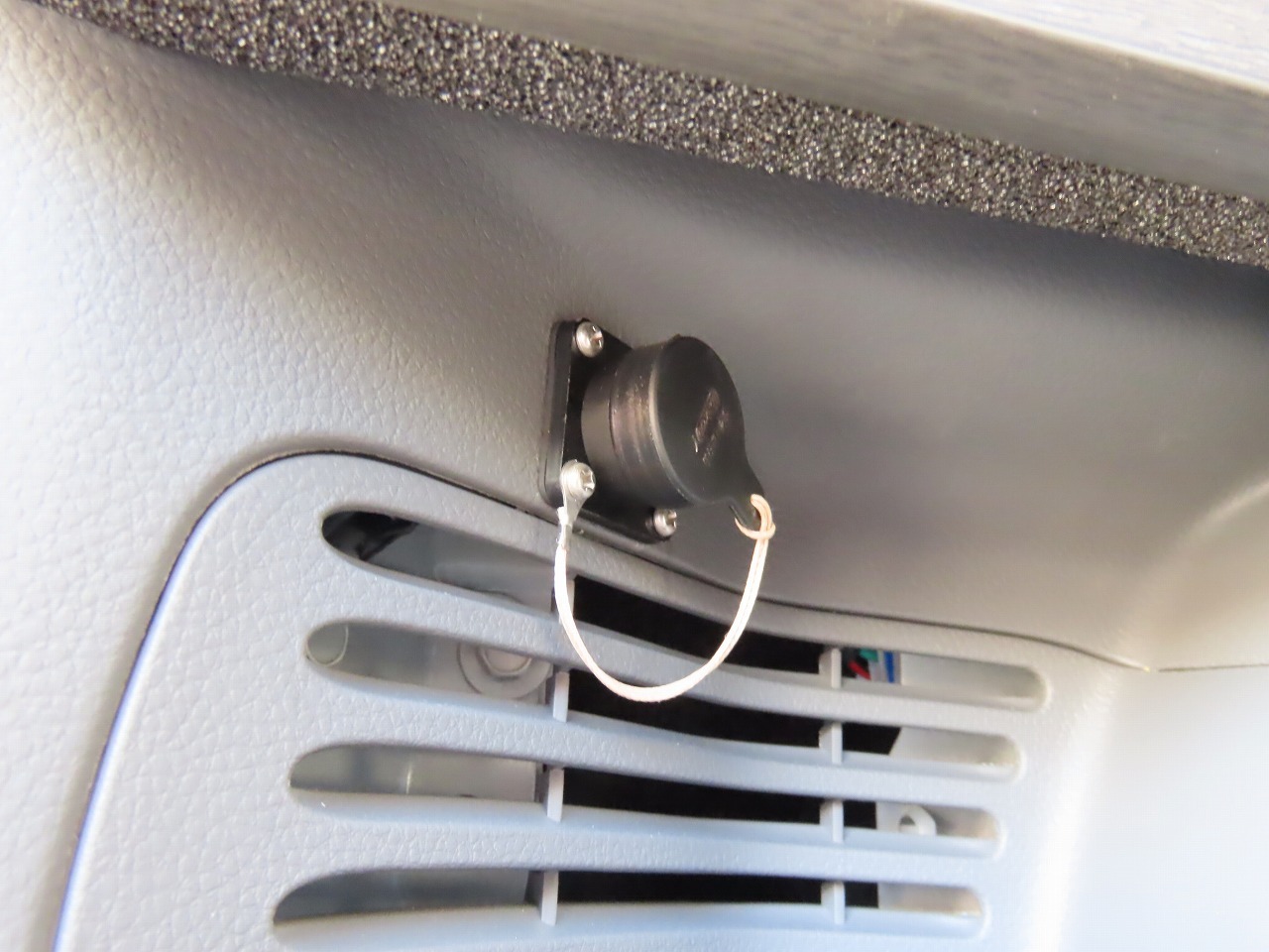 キャンピングカー バンコン NV200ﾊﾞﾈｯﾄ FOCS ﾙｿ 新車展示車