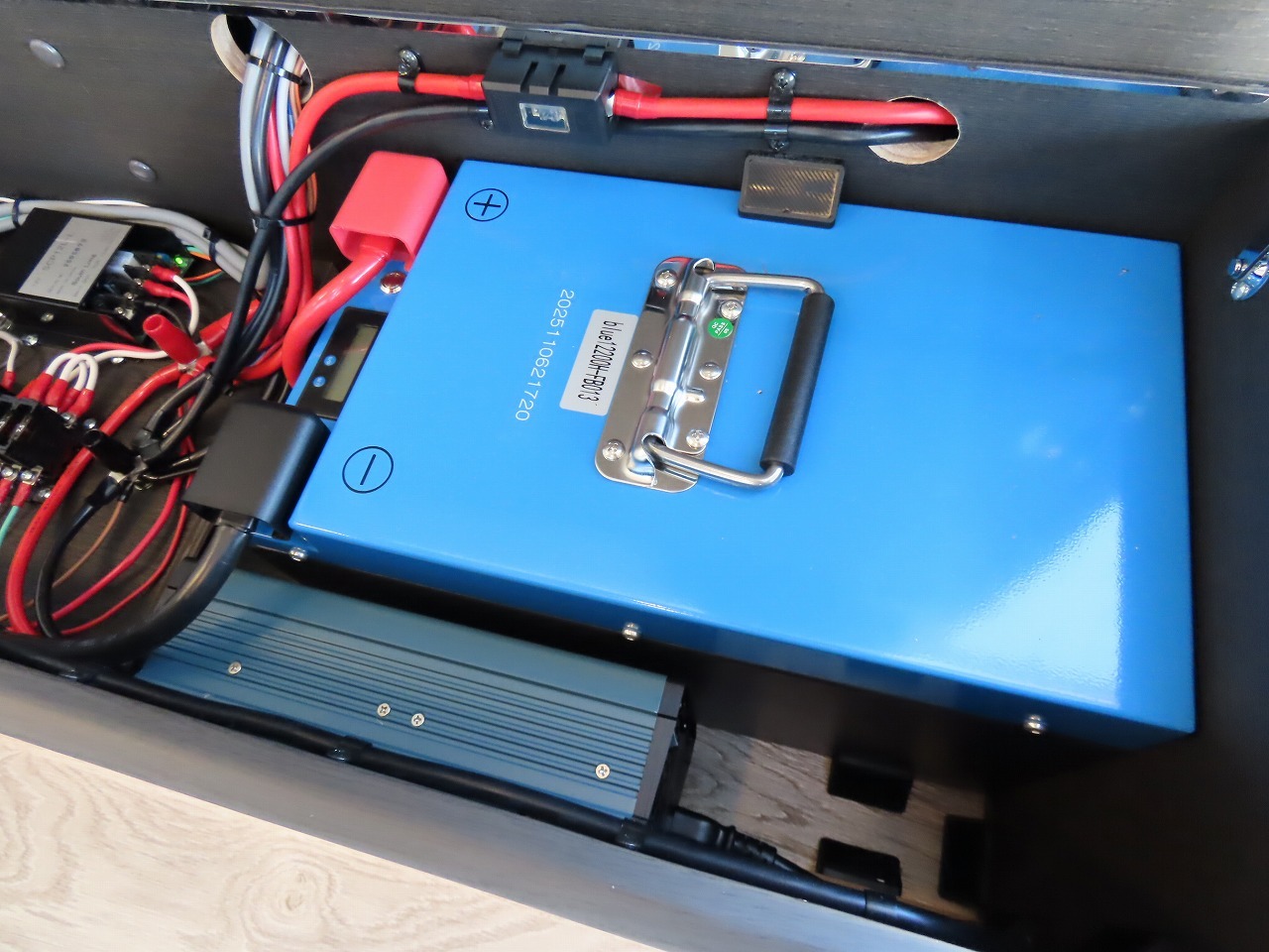 キャンピングカー バンコン NV200ﾊﾞﾈｯﾄ FOCS ﾙｿ 新車展示車