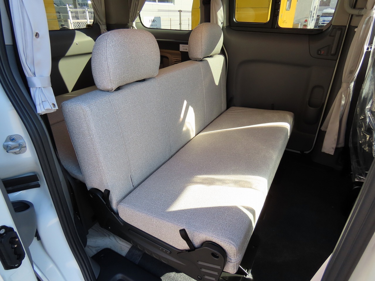 キャンピングカー バンコン NV200ﾊﾞﾈｯﾄ FOCS ﾙｿ 新車展示車