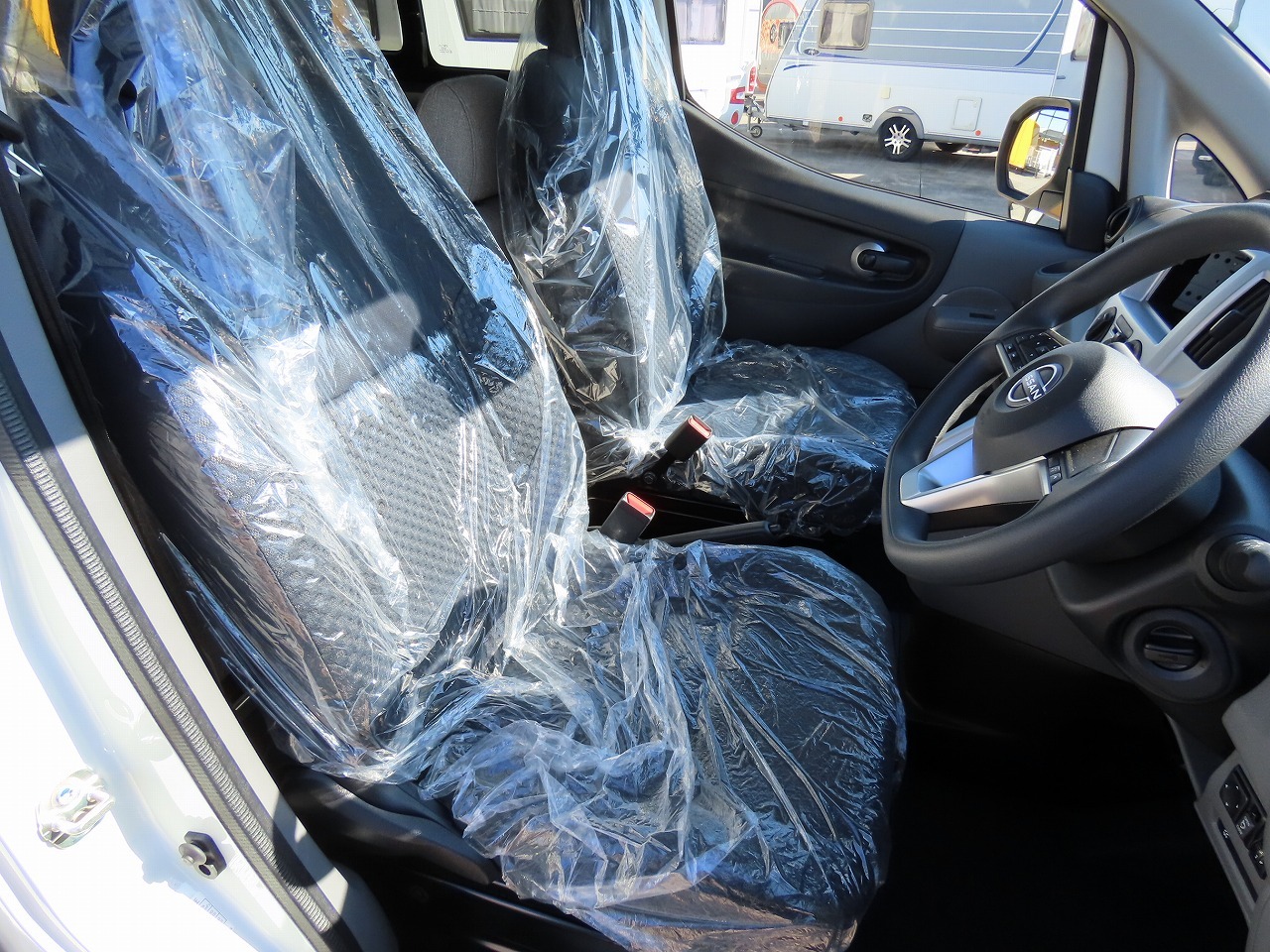 キャンピングカー バンコン NV200ﾊﾞﾈｯﾄ FOCS ﾙｿ 新車展示車