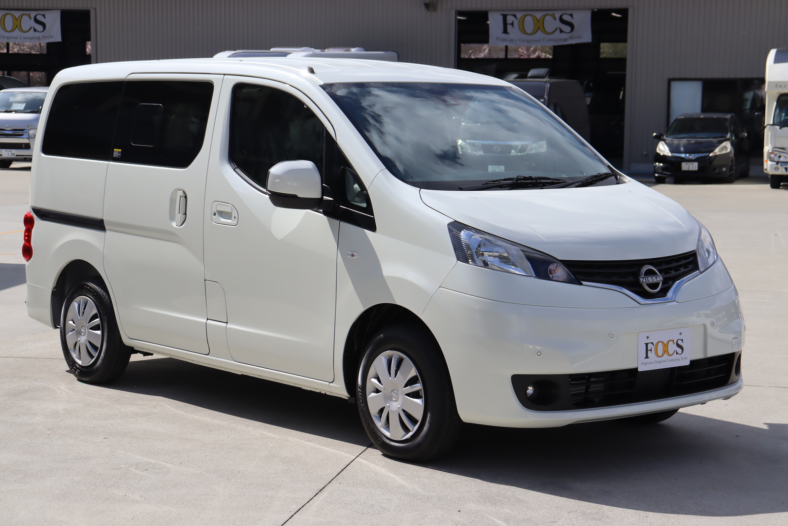 キャンピングカー バンコン NV200ﾊﾞﾈｯﾄFOCSﾙｿ 新車展示車 12Vｸｰﾗｰ