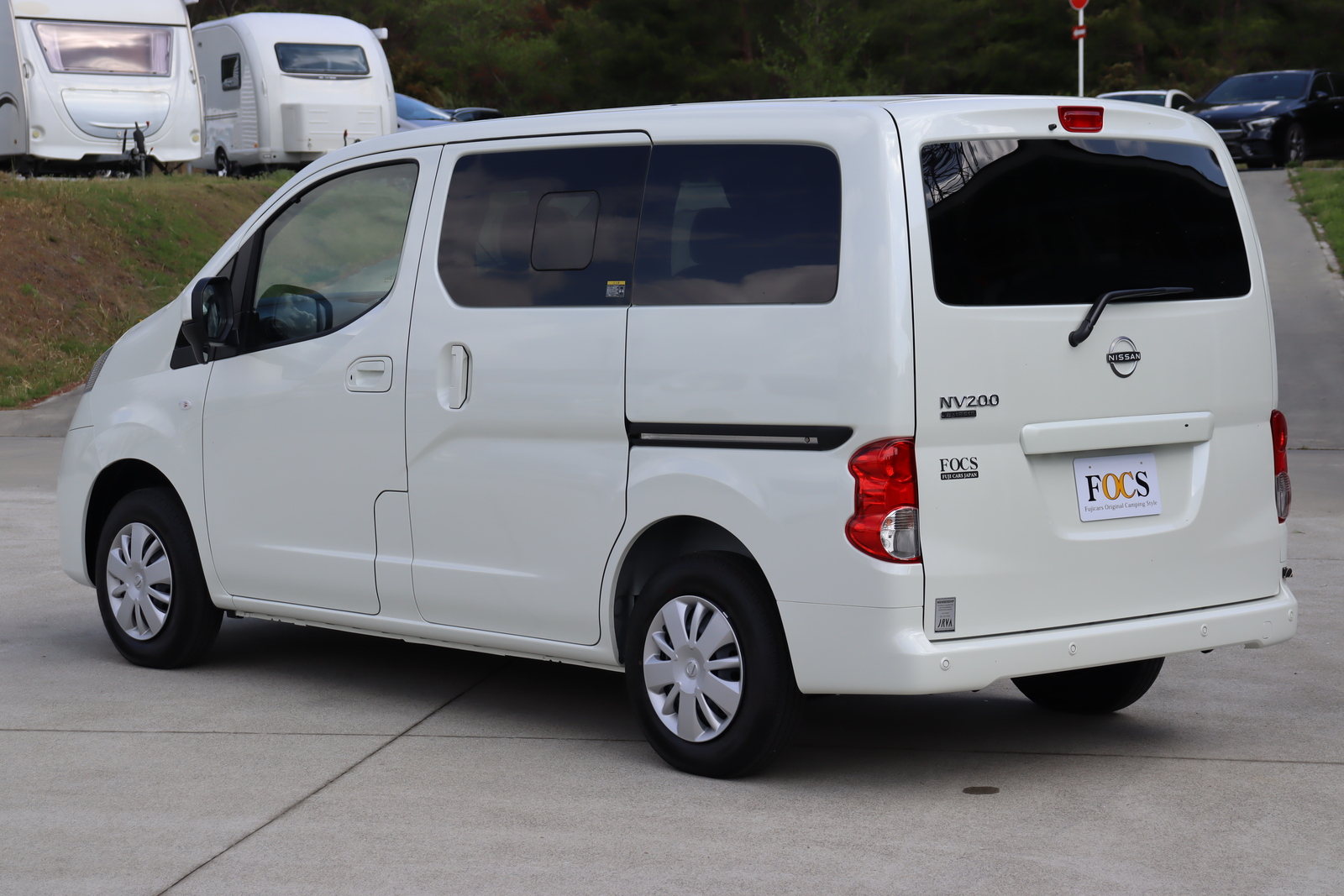 キャンピングカー バンコン NV200ﾊﾞﾈｯﾄFOCSﾙｿ 新車展示車 12Vｸｰﾗｰ