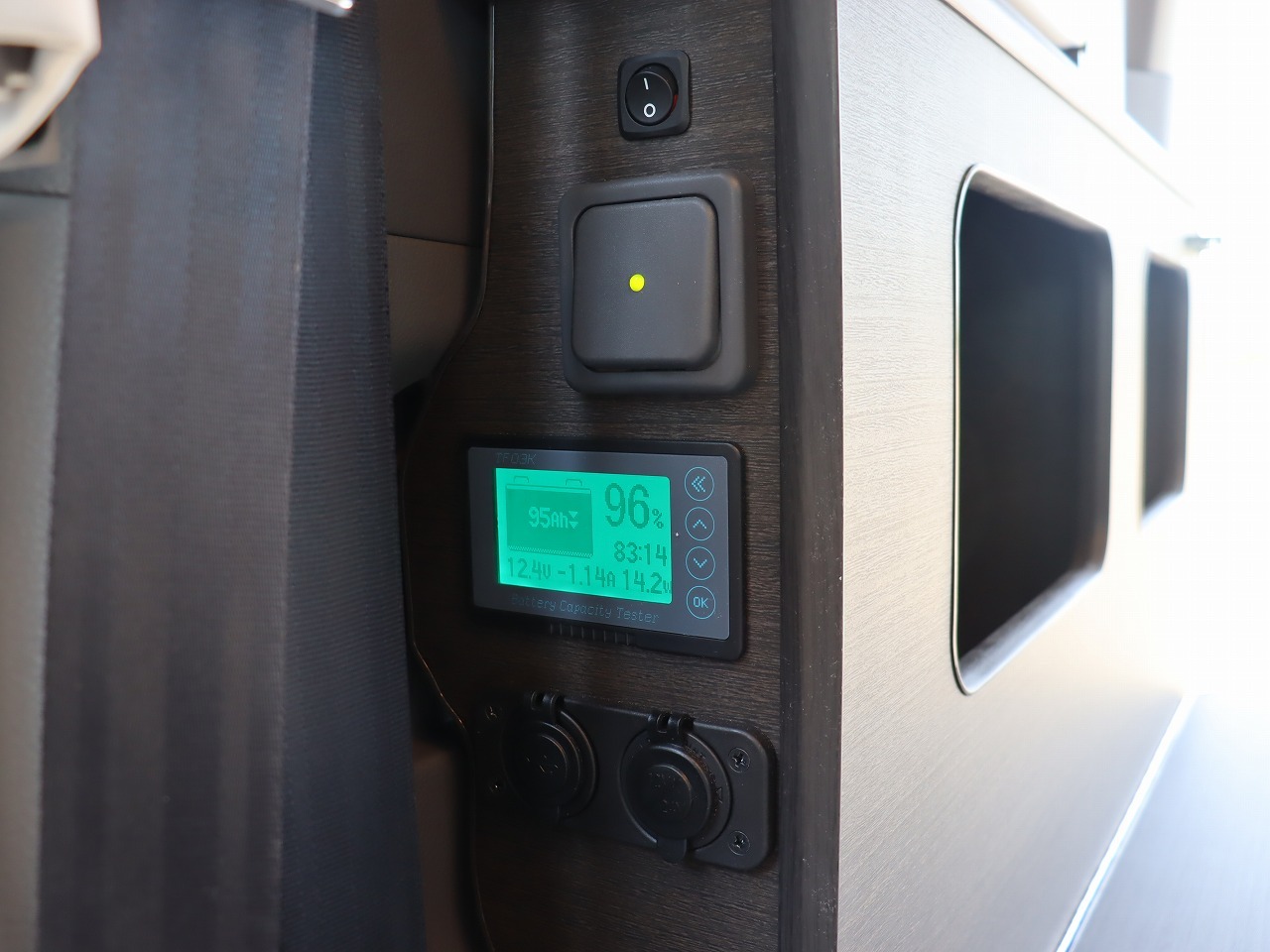 キャンピングカー バンコン NV200ﾊﾞﾈｯﾄ FOCS ﾙｿ DC12Vｸｰﾗｰ