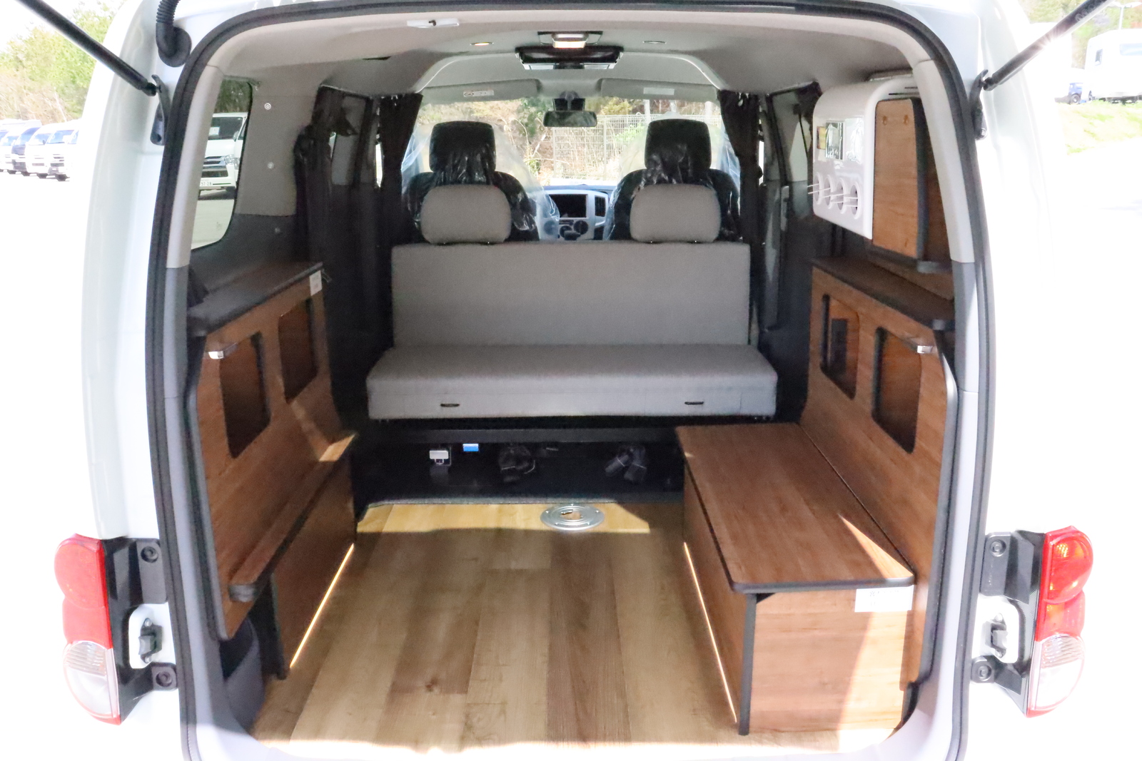 キャンピングカー NV200バネット FOCS Luz 新車即納車　DC12Vｸｰﾗｰ