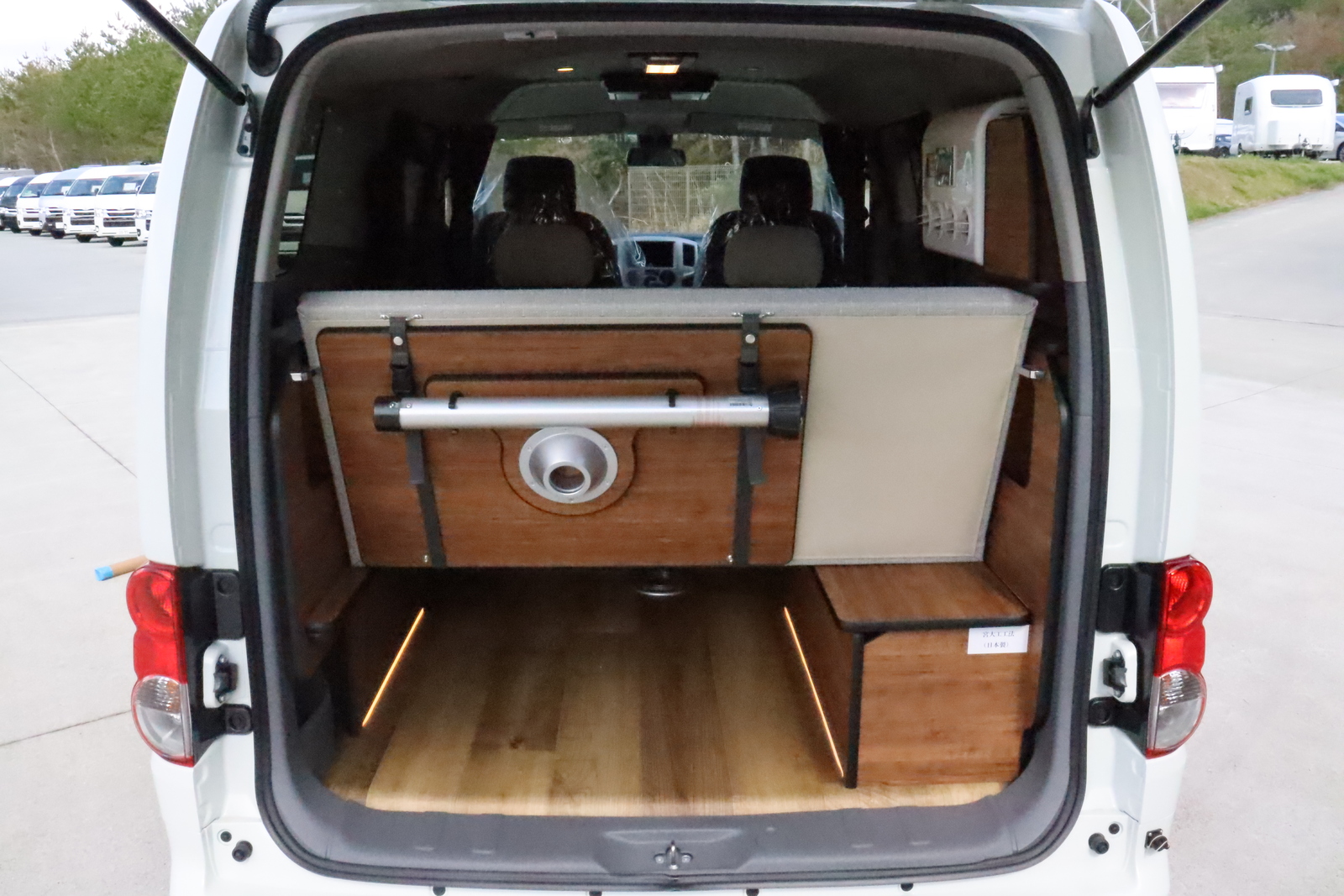 キャンピングカー NV200バネット FOCS Luz 新車即納車　DC12Vｸｰﾗｰ