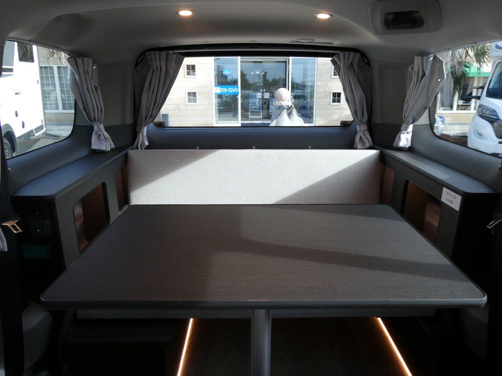 キャンピングカー バンコン FOCS Luz(ﾙｿ) 新車即納車