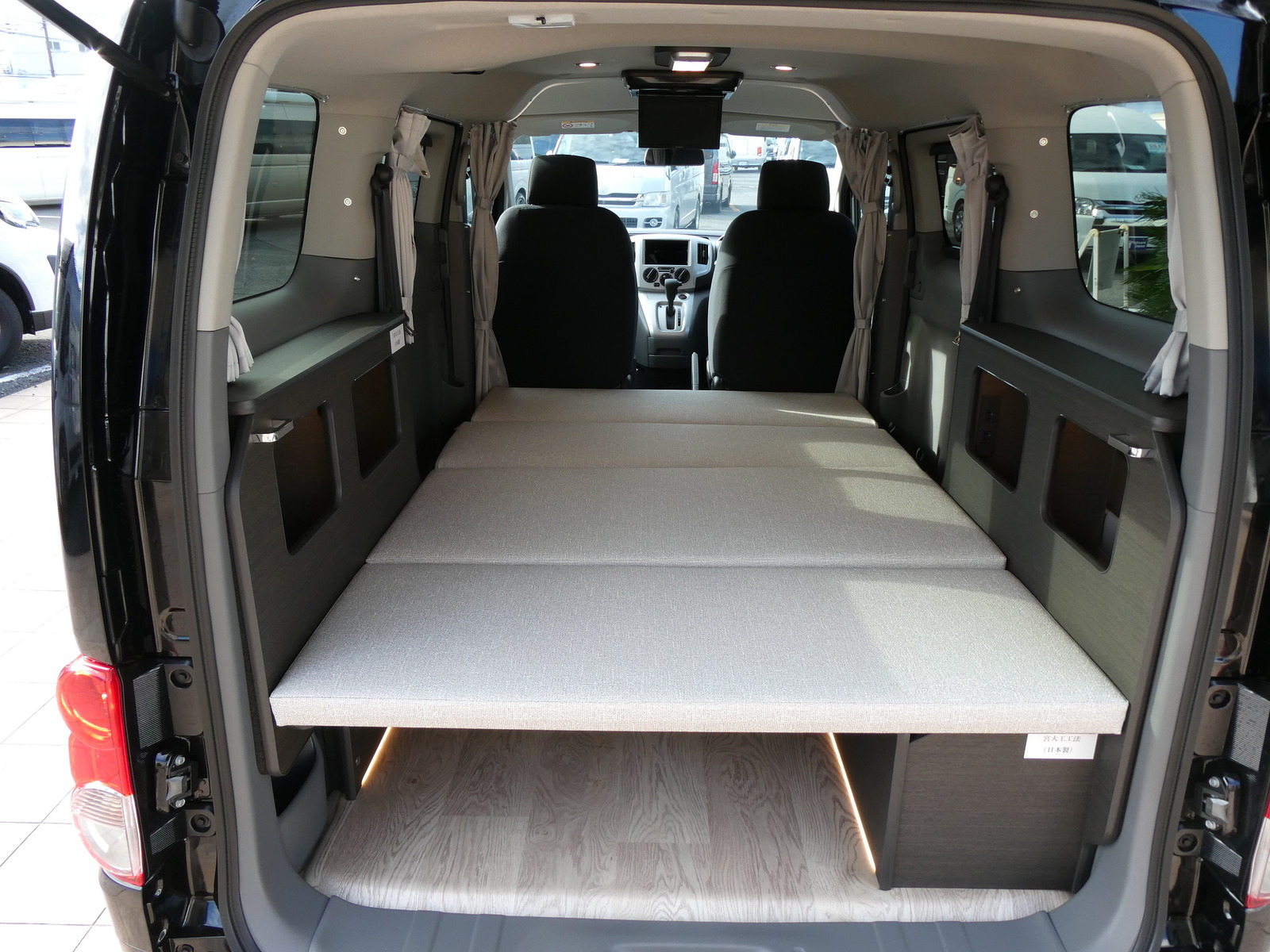 キャンピングカー バンコン FOCS Luz(ﾙｿ) 新車即納車