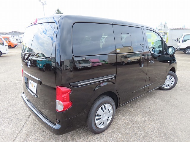 キャンピングカー バンコン NV200ﾊﾞﾈｯﾄFOCS　ﾙｿ　新車即納 