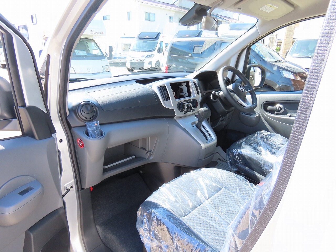 キャンピングカー バンコン NV200ﾊﾞﾈｯﾄ FOCS　Luz ﾙｿ 新車即納