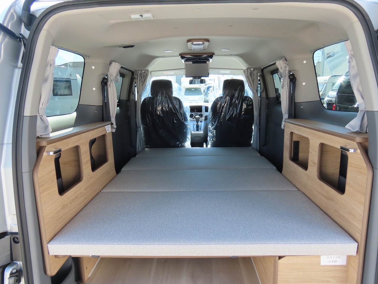 キャンピングカー バンコン NV200ﾊﾞﾈｯﾄ FOCS　Luz ﾙｿ 新車即納