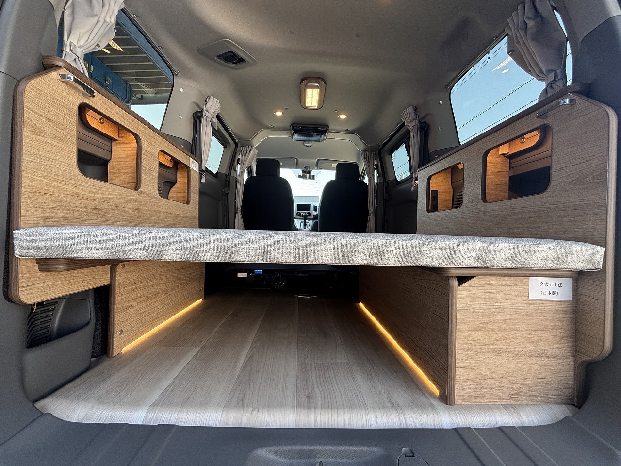 キャンピングカー バンコン NV200　ﾊﾞﾈｯﾄ　FOCS Luz ﾙｿ　新車即納車