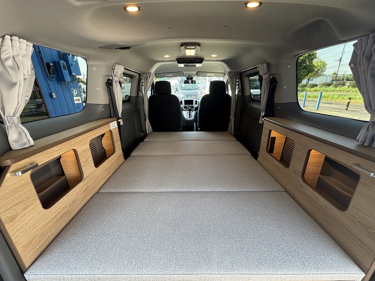 キャンピングカー バンコン NV200　ﾊﾞﾈｯﾄ　FOCS Luz ﾙｿ　新車即納車