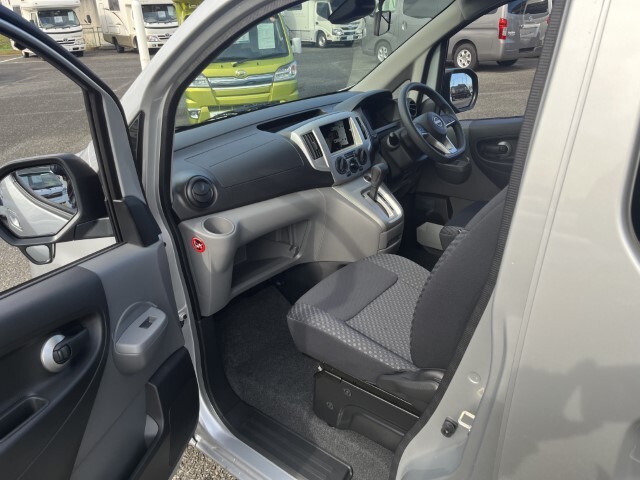 キャンピングカー バンコン NV200ﾊﾞﾈｯﾄ FOCS Luz ﾙｿ 新車即納