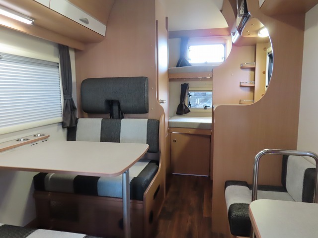 キャンピングカー キャブコン ｶﾑﾛｰﾄﾞﾌｼﾞｶｰｽﾞｼﾞｬﾊﾟﾝNova新車　4WD