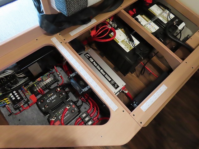 キャンピングカー キャブコン ｶﾑﾛｰﾄﾞﾌｼﾞｶｰｽﾞｼﾞｬﾊﾟﾝNova新車　4WD