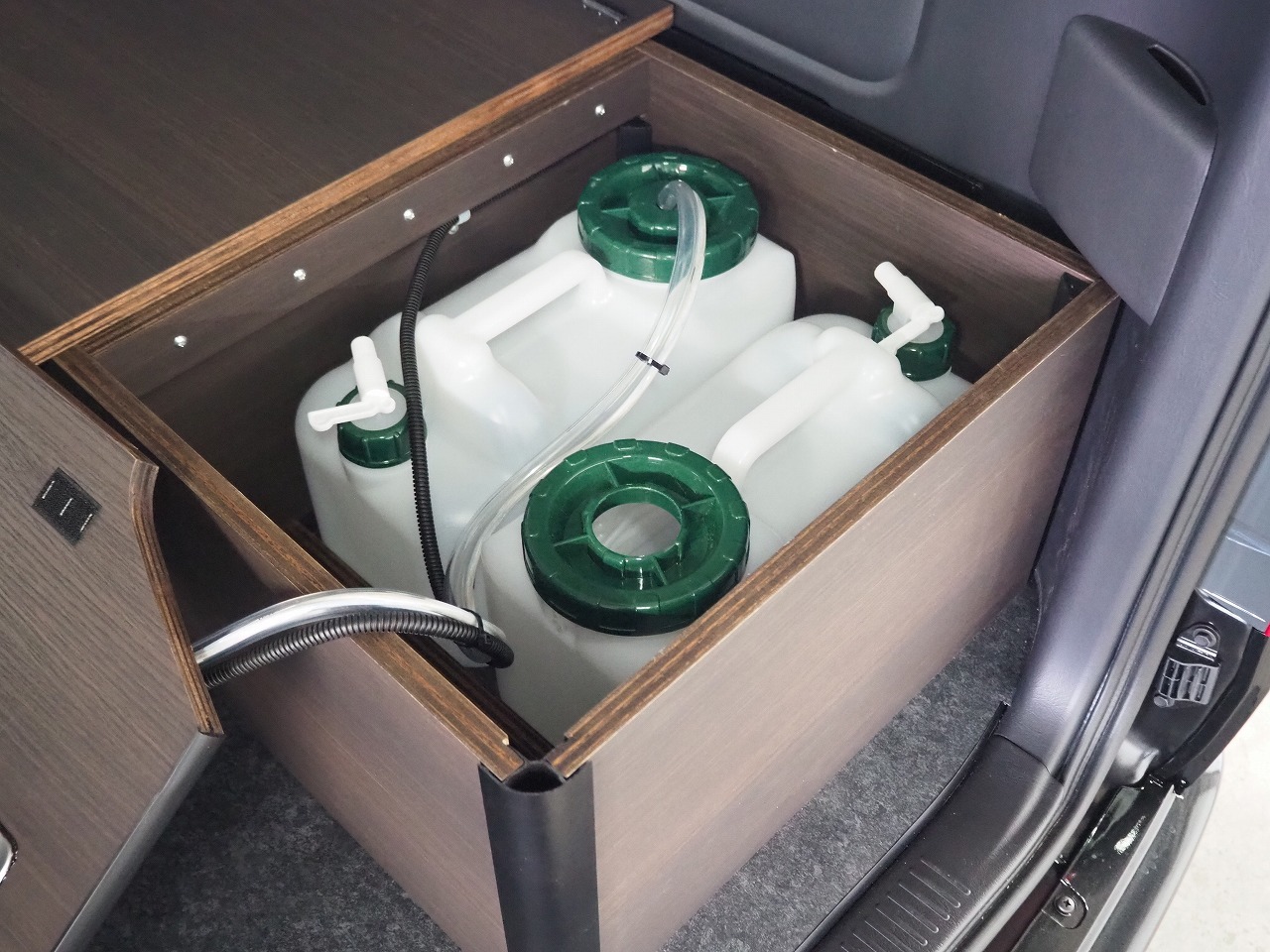 キャンピングカー バンコン ﾊｲｴｰｽ ｵﾘｼﾞﾅﾙ　4WD　寒冷地仕様　ﾜﾝｵｰﾅｰ