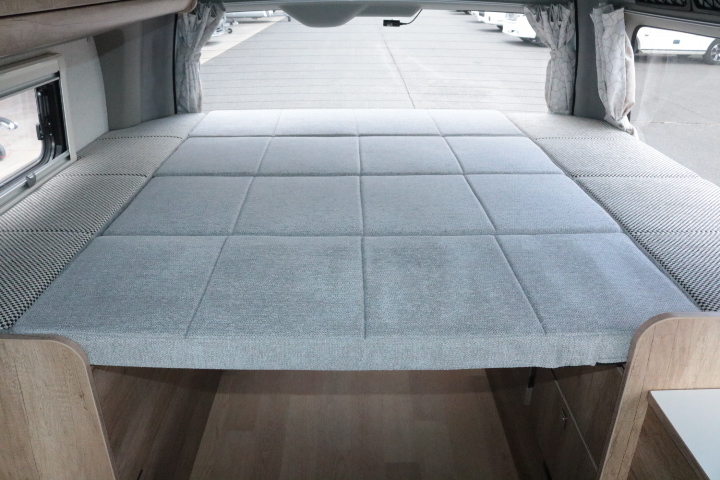 キャンピングカー バンコン ﾊｲｴｰｽ ﾅｯﾂRVﾘｰｸⅡ FF暖房 冷蔵庫 1ｵｰﾅｰ