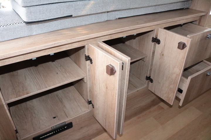 キャンピングカー バンコン ﾊｲｴｰｽ ﾅｯﾂRVﾘｰｸⅡ FF暖房 冷蔵庫 1ｵｰﾅｰ