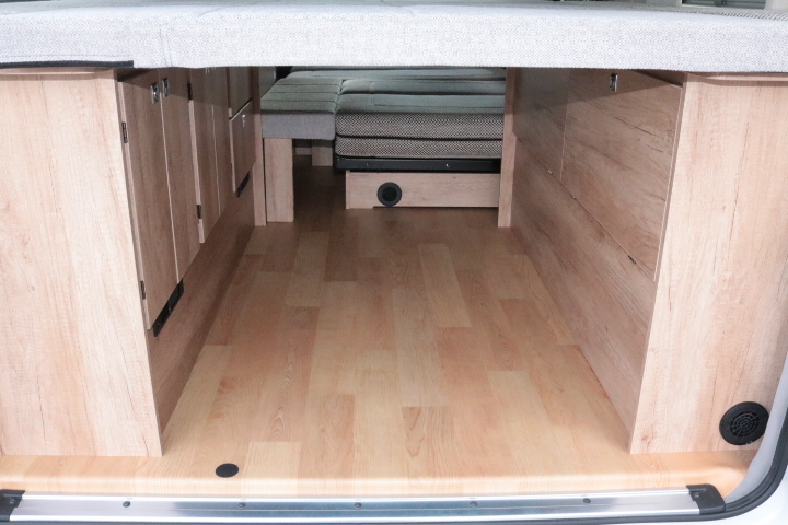 キャンピングカー バンコン ﾊｲｴｰｽ ﾅｯﾂRVﾘｰｸⅡ FF暖房 冷蔵庫 1ｵｰﾅｰ