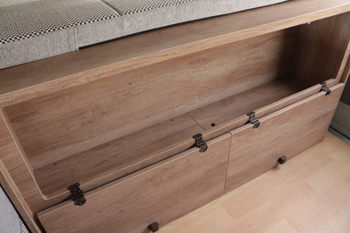 キャンピングカー バンコン ﾊｲｴｰｽ ﾅｯﾂRVﾘｰｸⅡ FF暖房 冷蔵庫 1ｵｰﾅｰ