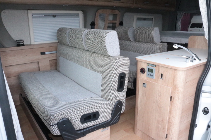 キャンピングカー バンコン ﾊｲｴｰｽ ﾅｯﾂRVﾘｰｸⅡ FF暖房 冷蔵庫 1ｵｰﾅｰ