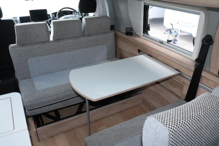 キャンピングカー バンコン ﾊｲｴｰｽ ﾅｯﾂRVﾘｰｸⅡ FF暖房 冷蔵庫 1ｵｰﾅｰ