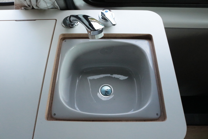 キャンピングカー バンコン ﾊｲｴｰｽ ﾅｯﾂRVﾘｰｸⅡ FF暖房 冷蔵庫 1ｵｰﾅｰ