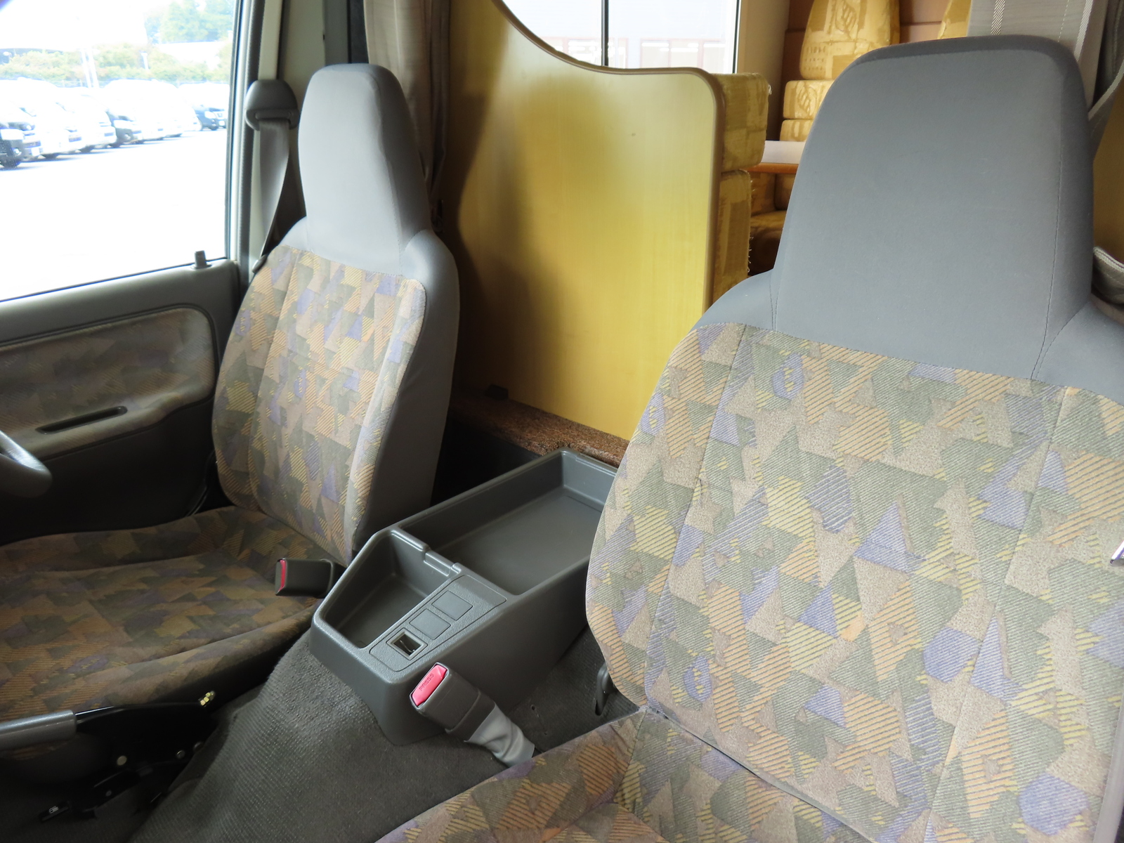 キャンピングカー キャブコン ﾗｲﾄｴｰｽ ﾊﾞﾝﾃｯｸ ｱﾄﾑ現状販売 MT4WD