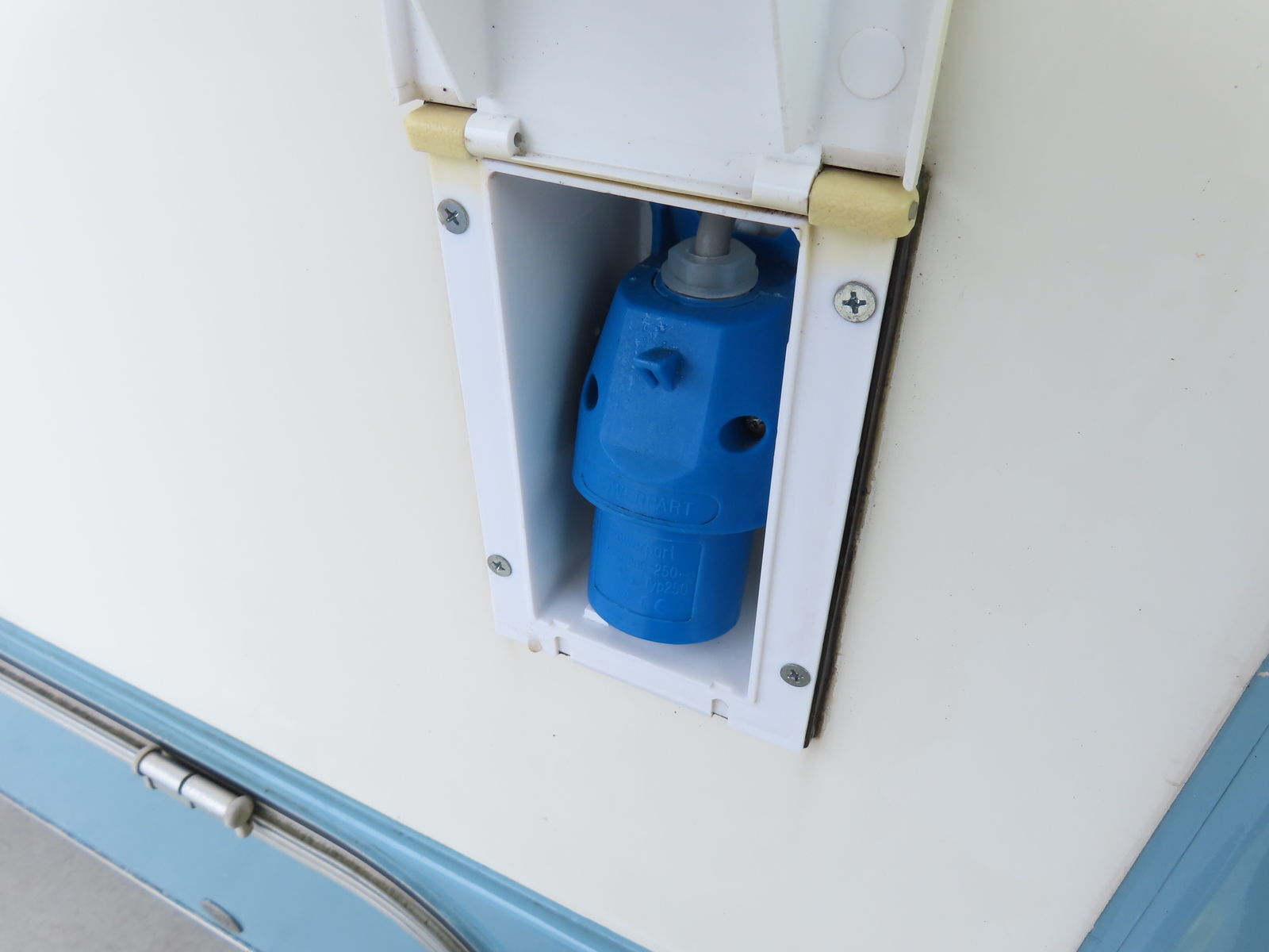 キャンピングカー キャブコン ﾗｲﾄｴｰｽ ﾊﾞﾝﾃｯｸ ｱﾄﾑ現状販売 MT4WD