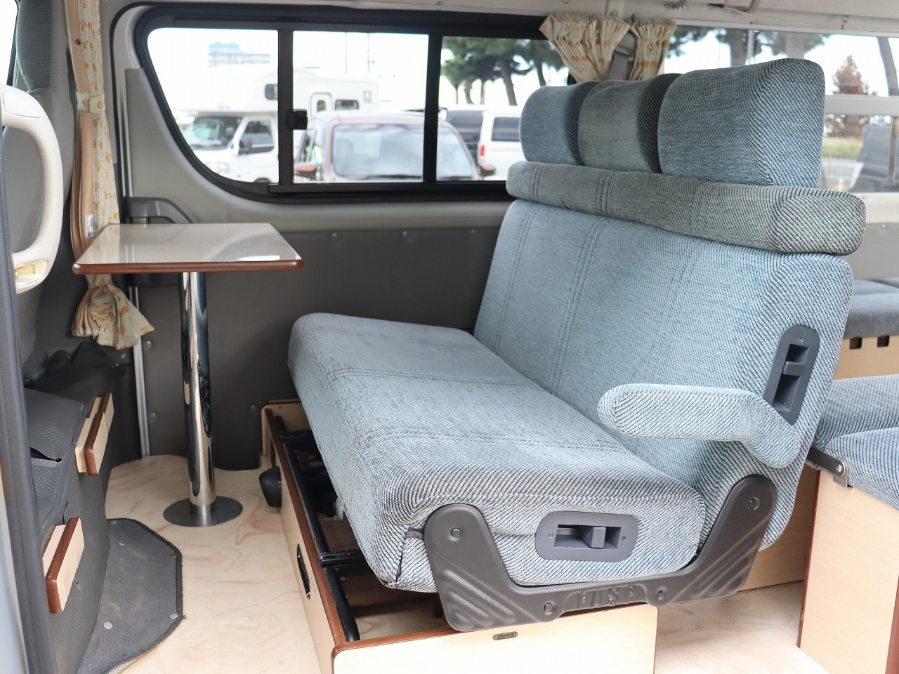 キャンピングカー バンコン ﾊｲｴｰｽ ﾘﾝｴｲ ﾊﾞｶﾝﾁｪｽ ﾘｯﾂ