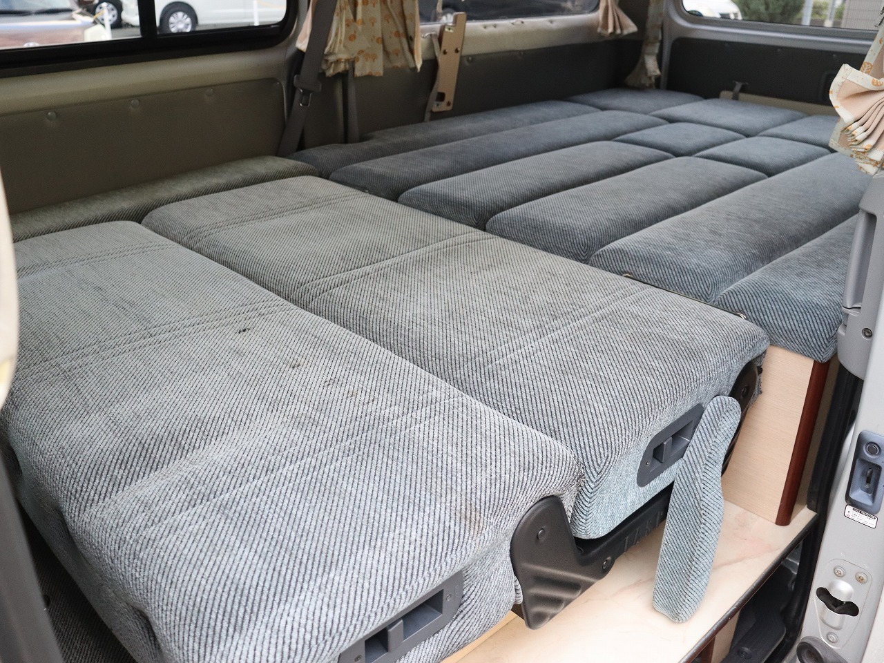 キャンピングカー バンコン ﾊｲｴｰｽ ﾘﾝｴｲ ﾊﾞｶﾝﾁｪｽ ﾘｯﾂ