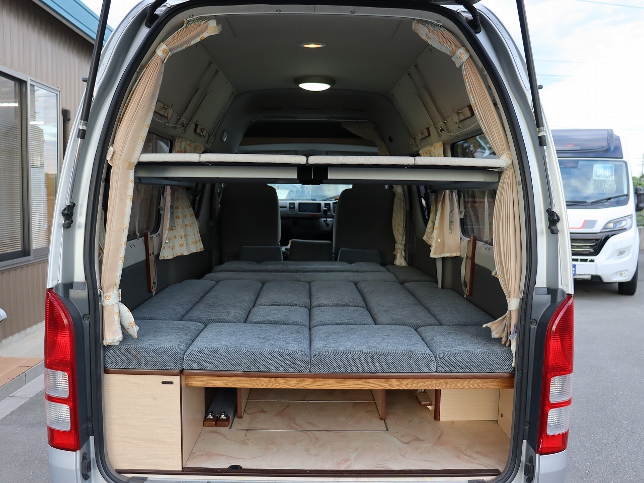 キャンピングカー バンコン ﾊｲｴｰｽ ﾘﾝｴｲ ﾊﾞｶﾝﾁｪｽ ﾘｯﾂ