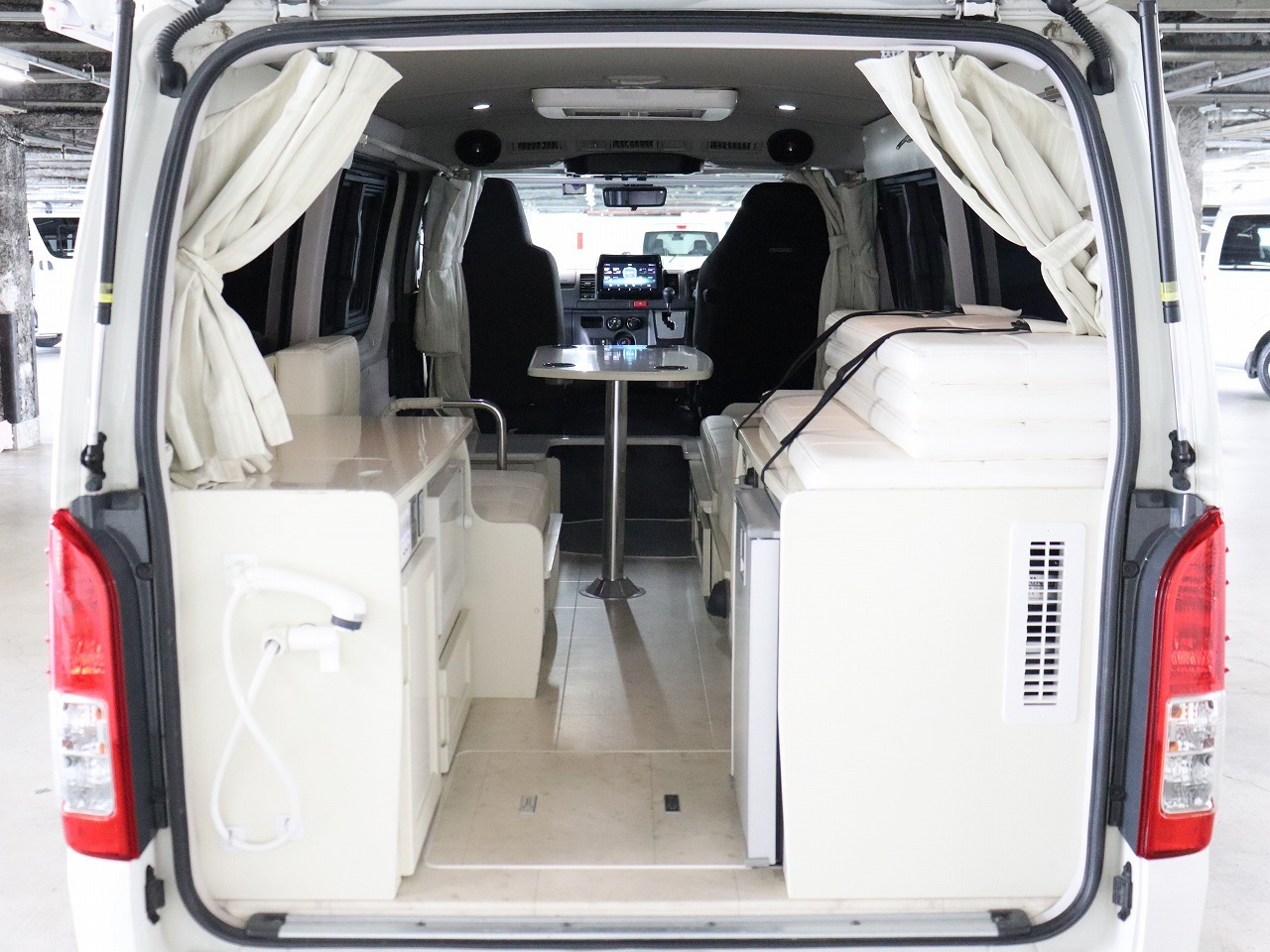 キャンピングカー バンコン ﾊｲｴｰｽ RVﾋﾞｯｸﾌｯﾄ ｽｳｨﾝｸﾞN4.7 4WD