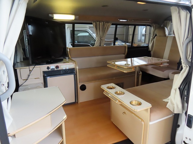 キャンピングカー バンコン ﾊｲｴｰｽ かｰいんてりあ高橋 ﾘﾗｯｸｽﾜｺﾞﾝ 4WD