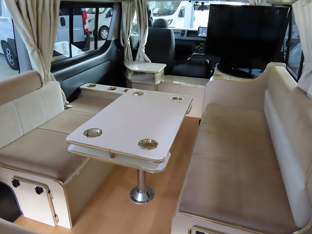 キャンピングカー バンコン ﾊｲｴｰｽ かｰいんてりあ高橋 ﾘﾗｯｸｽﾜｺﾞﾝ 4WD