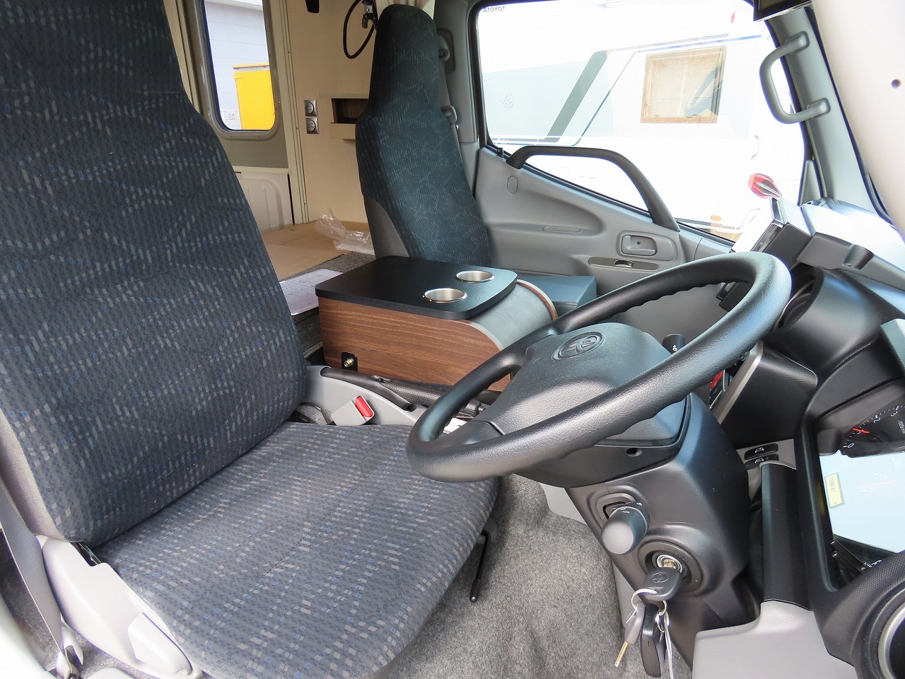 キャンピングカー キャブコン ｶﾑﾛｰﾄﾞ ﾊﾞﾝﾃｯｸ製　ｼﾞﾙ520 4WD