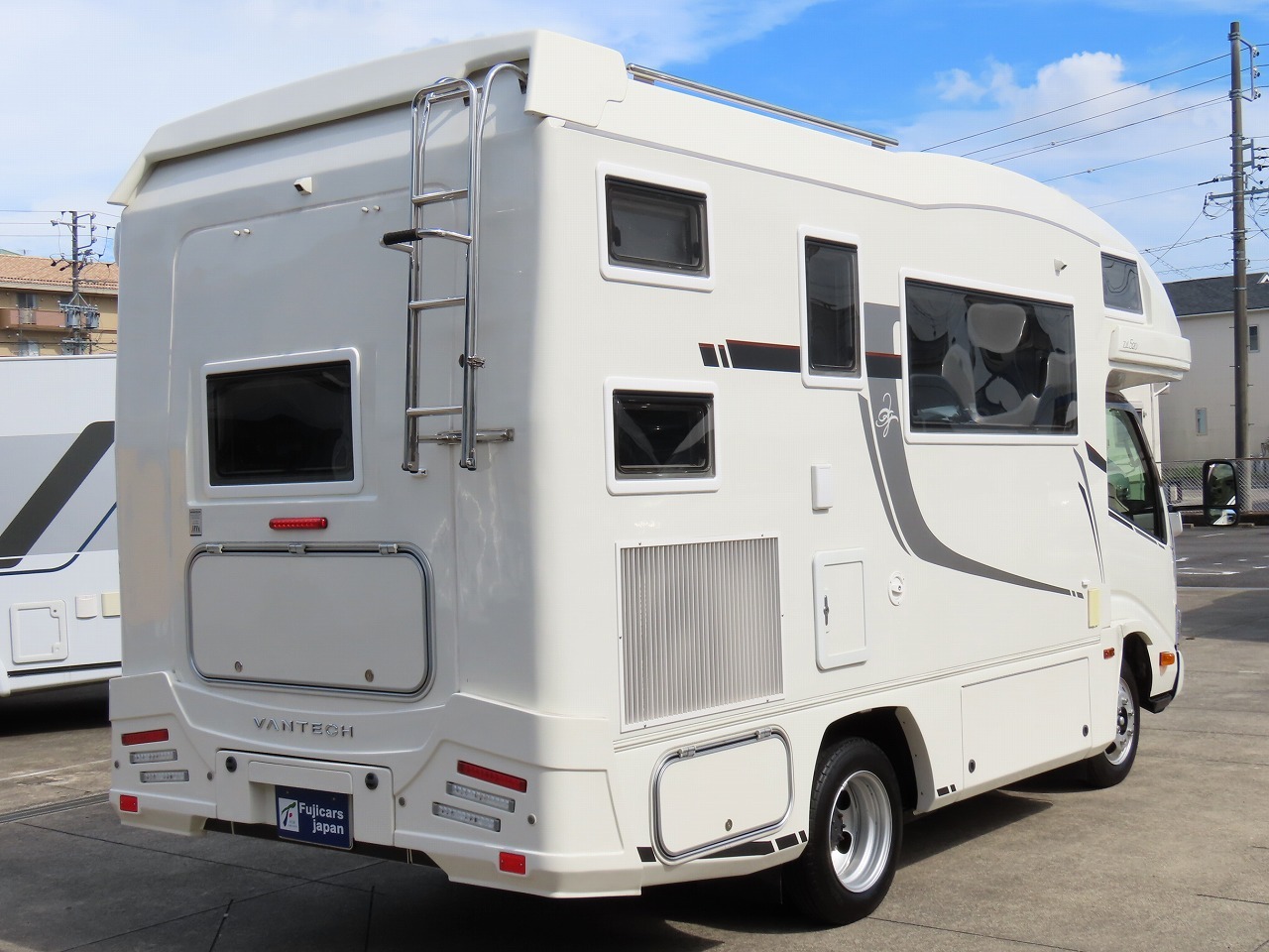 キャンピングカー キャブコン ｶﾑﾛｰﾄﾞ ﾊﾞﾝﾃｯｸ製　ｼﾞﾙ520 4WD